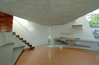 Illustration for article titled This Tokyo "Mineral House" is like living in your own private Inception